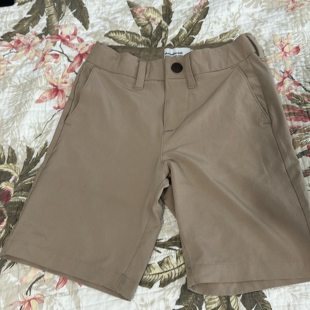 Performance chino shorts